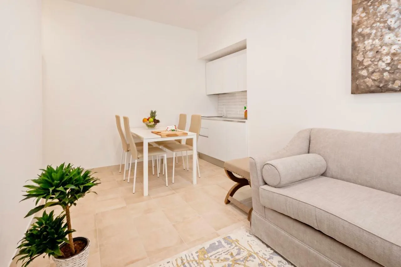 Divo Apartments - Spanish Steps Roma 0*,